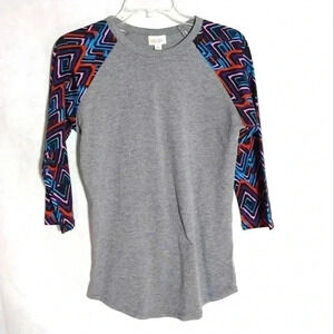 Lularoe Raglan Sleeve Geometric Print grey jersey 3/4 sleeve sz XS